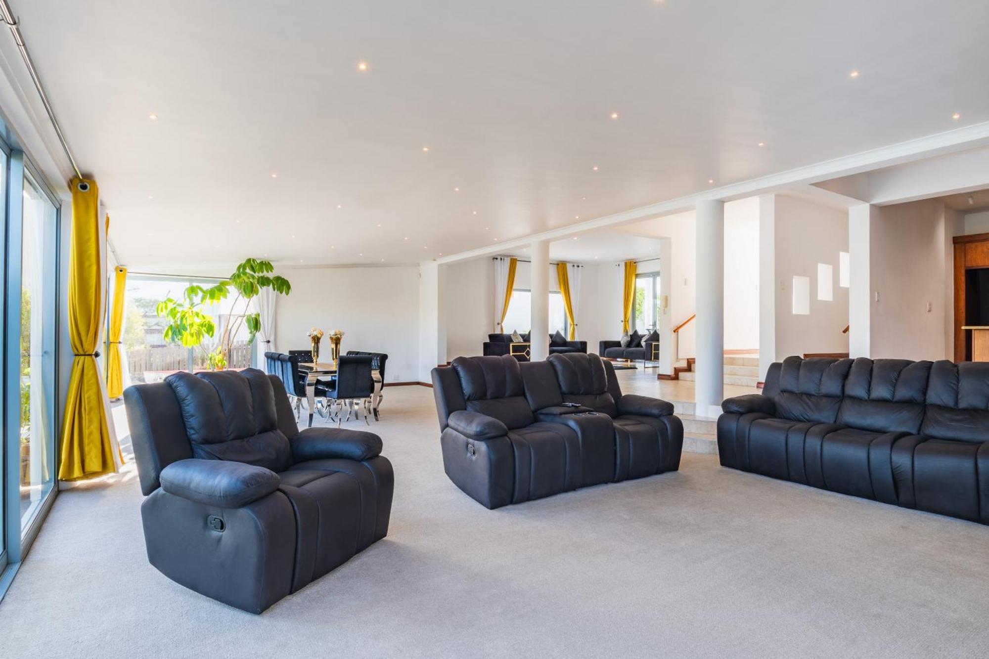 Near Pool Mountain Views On Canal Apartment Kapstadt